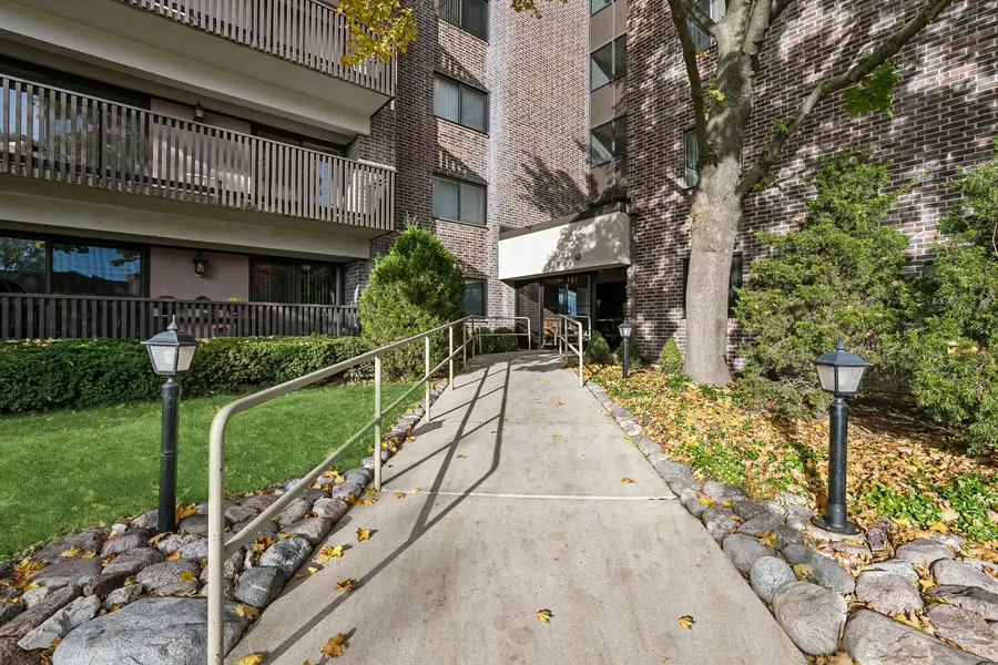 920 Vose Drive #202, Gurnee, IL 60031 - Image #2