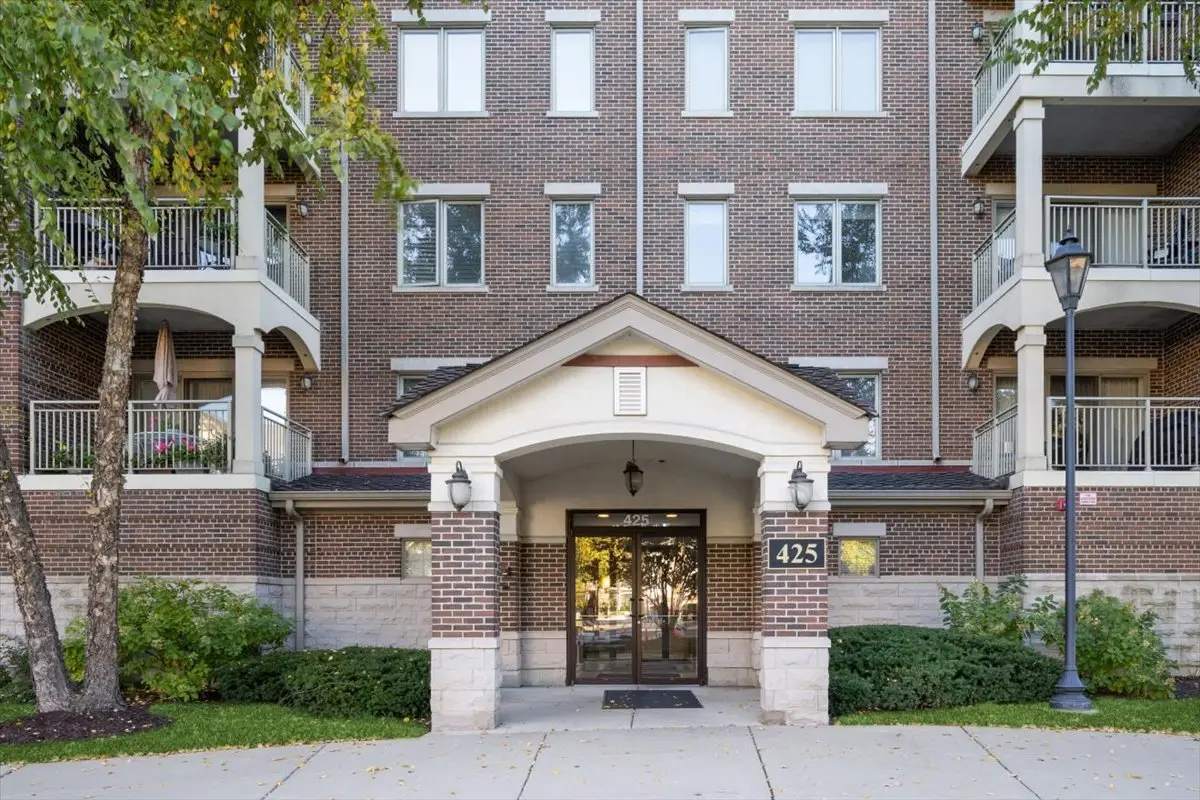 425 Village Green #314, Lincolnshire, IL 60069 - Image #1