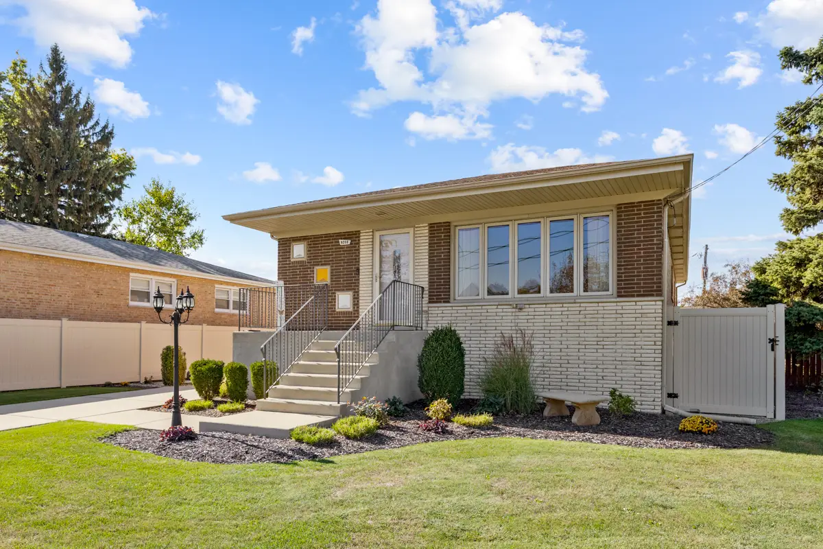 9208 Nashville Avenue, Oak Lawn, IL 60453 - Image #1