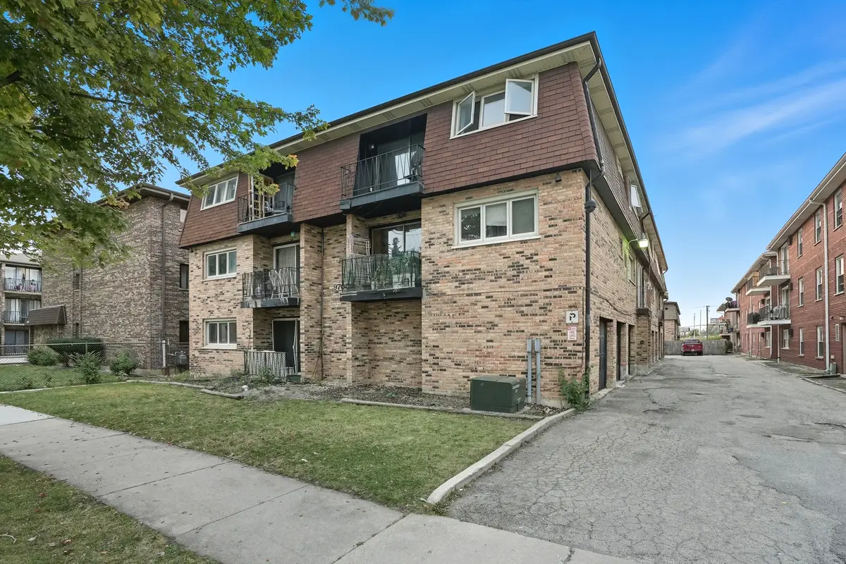 9708 S Nottingham Avenue #9, Chicago Ridge, IL 60415 - Image #1