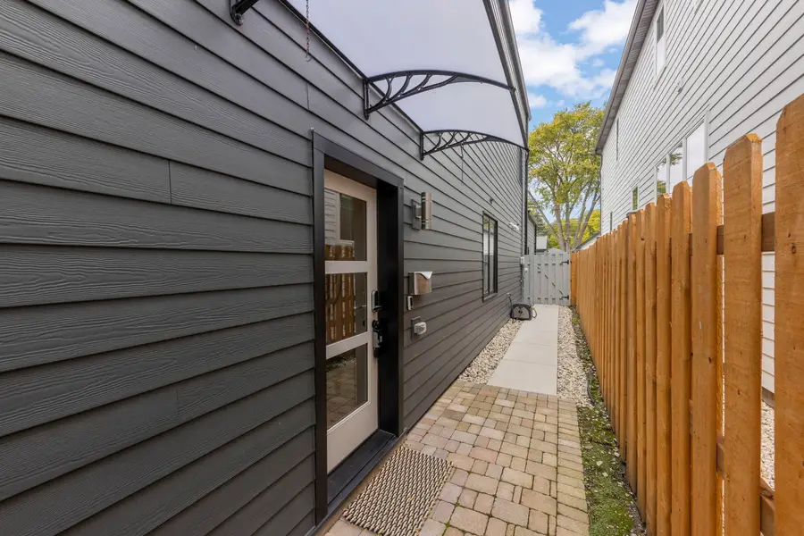 1126 Pitner Avenue, Evanston, IL 60202 - Image #3