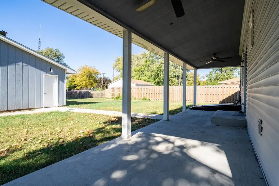 305 S Perry Street, Carlock, IL 61725 - Image #2