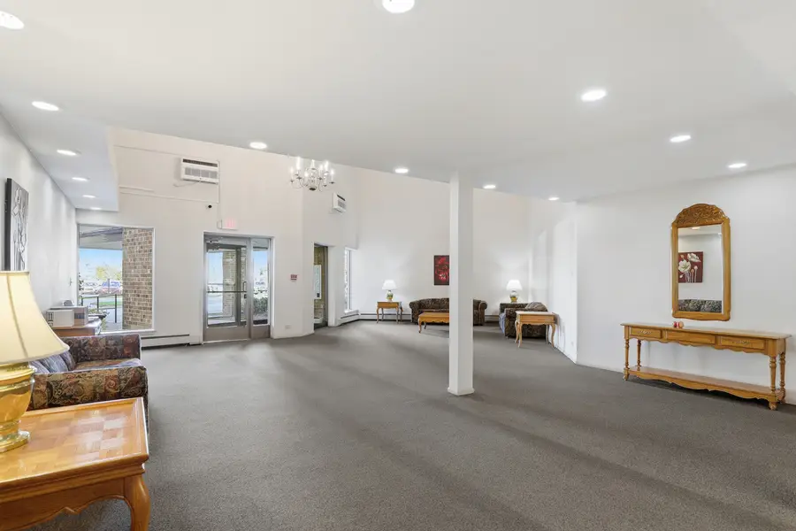 1375 Rebecca Drive #213, Hoffman Estates, IL 60169 - Image #3