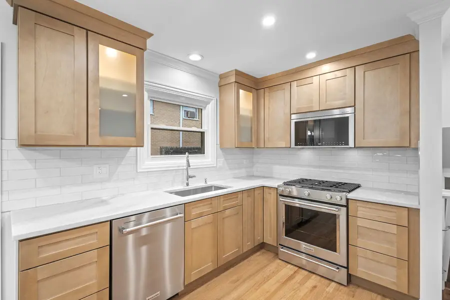 223 Kenloch Avenue, Libertyville, IL 60048 - Image #3