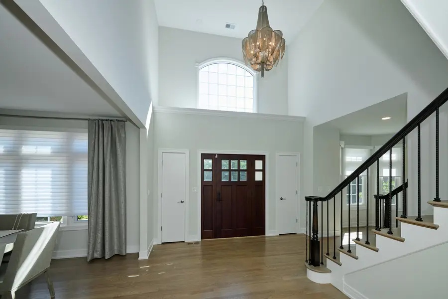 17W060 Burr Oak Lane, Willowbrook, IL 60527 - Image #3