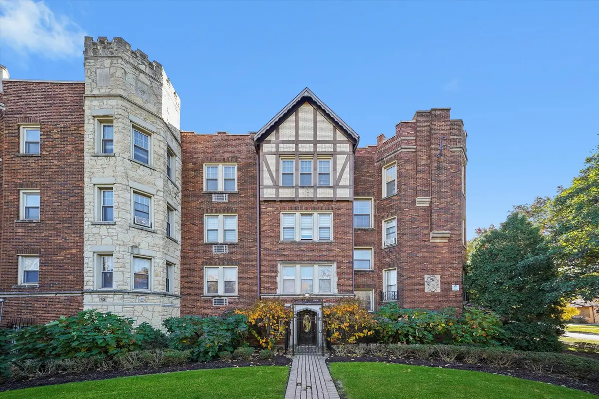 10909 S Longwood Drive #3, Chicago, IL 60643 - Image #1