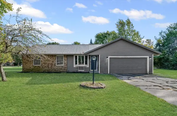 1715 Phillippe Drive, Mahomet, IL 61853