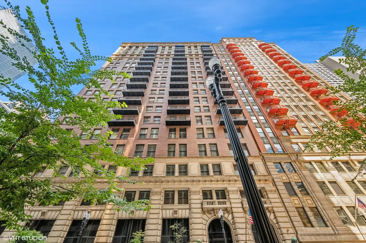 212 W Washington Street #1807, Chicago, IL 60606 - Image #1