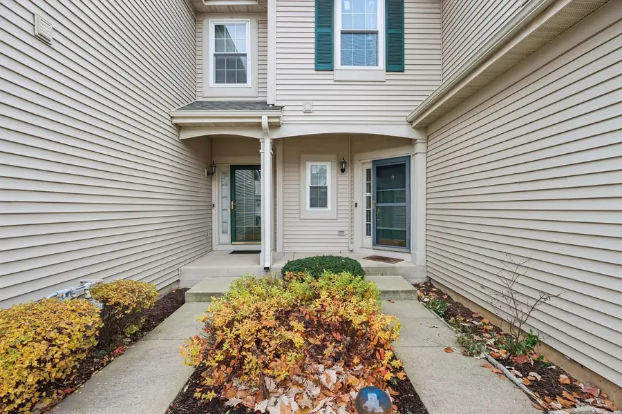 373 Evergreen Circle, Glendale Heights, IL 60139 - Image #2