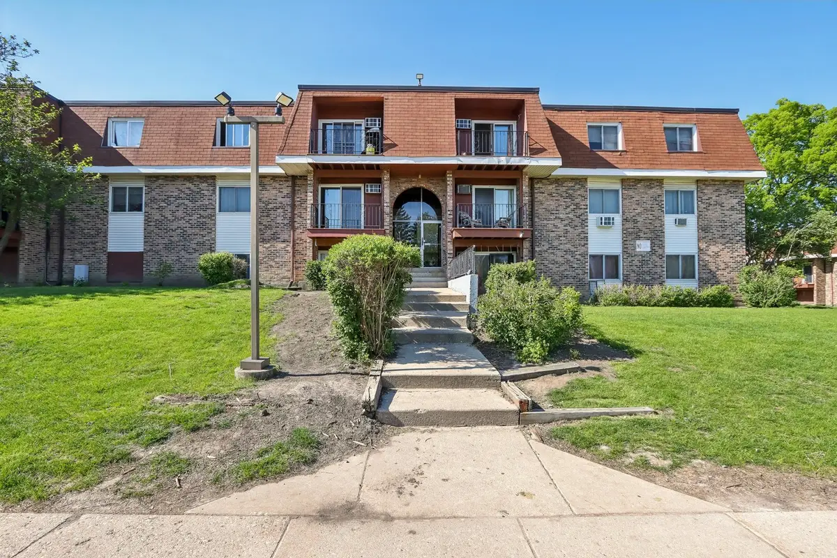 600 Mesa Drive #103, Hoffman Estates, IL 60169 - Image #1