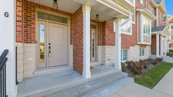 416 N Cass Avenue #6, Westmont, IL 60559