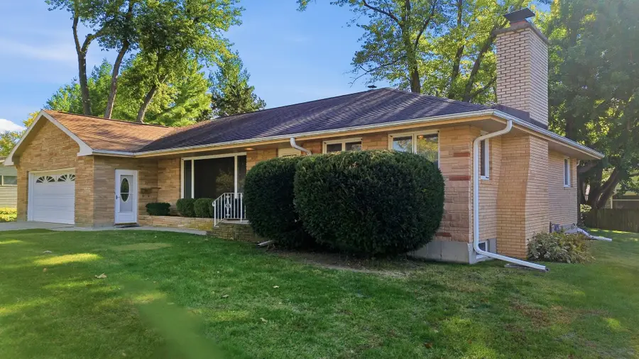 1304 Park Lane, Dixon, IL 61021 - Image #3