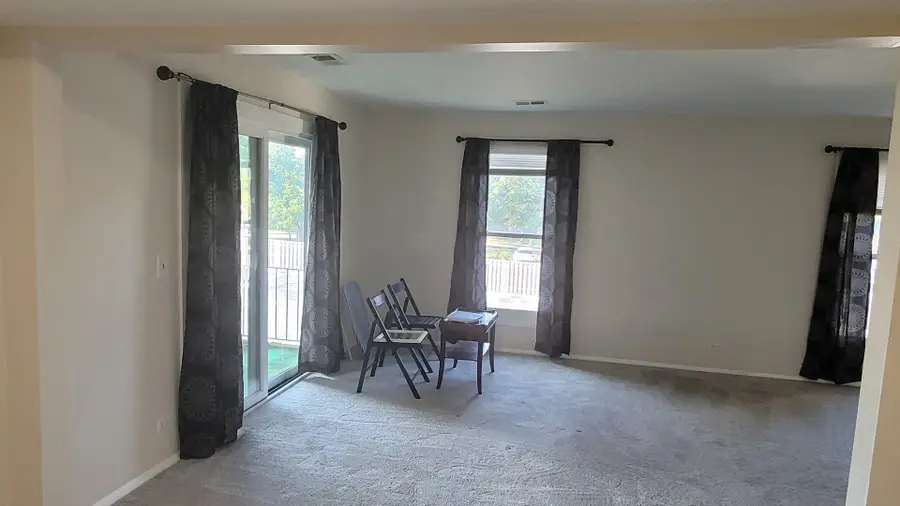 1800 Fayette Walk #E, Hoffman Estates, IL 60169 - Image #2