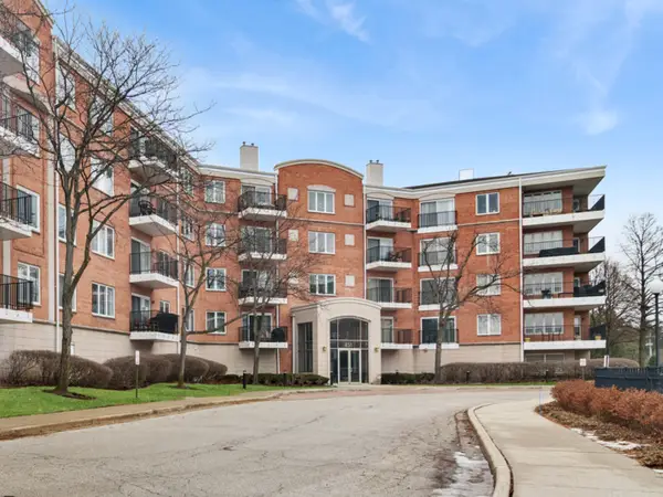 451 Town Place Circle #411, Buffalo Grove, IL 60089