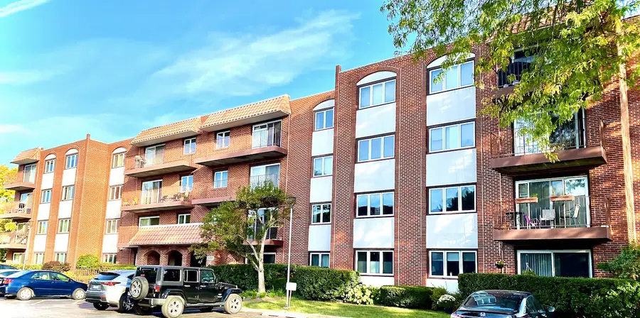 2066 Saint Johns Avenue #404, Highland Park, IL 60035 - Image #2