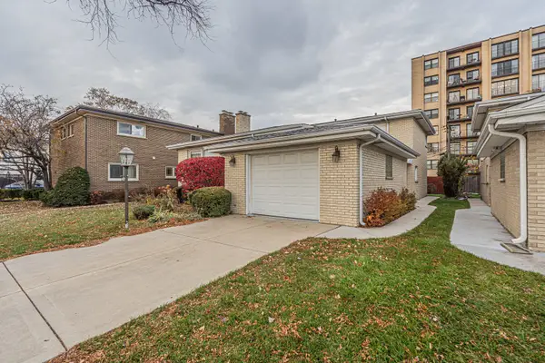 4646 W Fitch Avenue, Lincolnwood, IL 60712