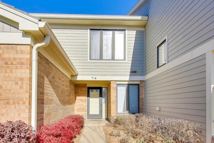 716 Ascot Court #104B, Libertyville, IL 60048 - Image #3