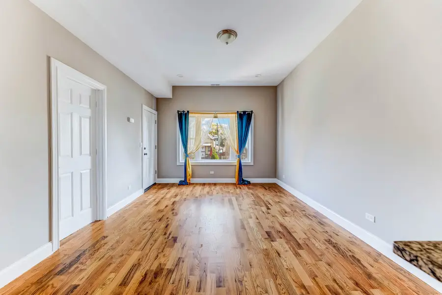 820 N Monticello Avenue, Chicago, IL 60651 - Image #2