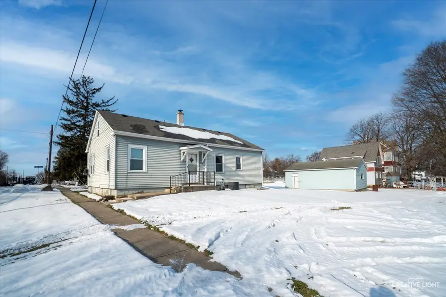 2 N Van Buren Street, Newark, IL 60541 - Image #3