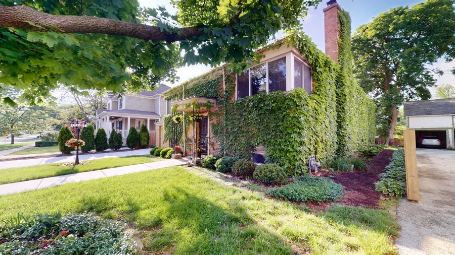 315 E Union Avenue, Wheaton, IL 60187 - Image #2