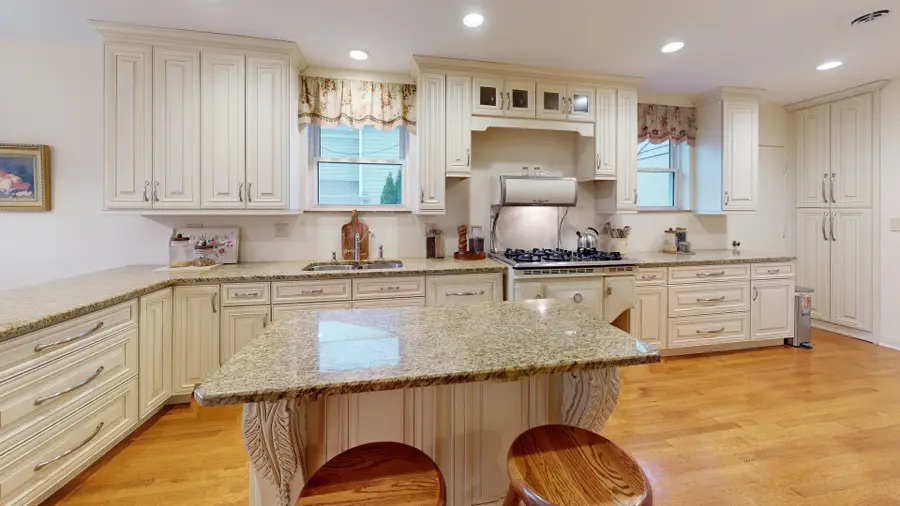 315 E Union Avenue, Wheaton, IL 60187 - Image #3