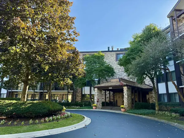 1400 N Yarmouth Place #315, Mount Prospect, IL 60056