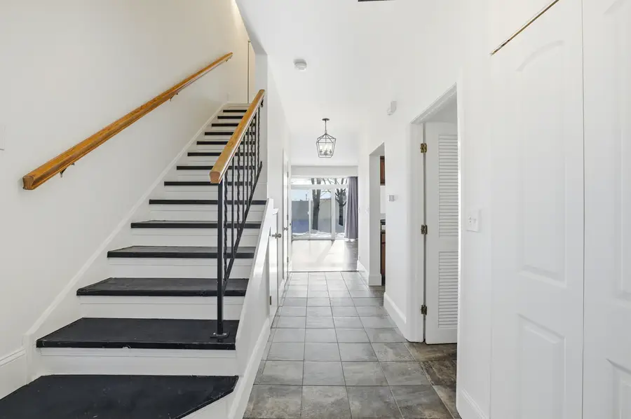 Address Withheld By Seller, Schaumburg, IL 60193 - Image #2