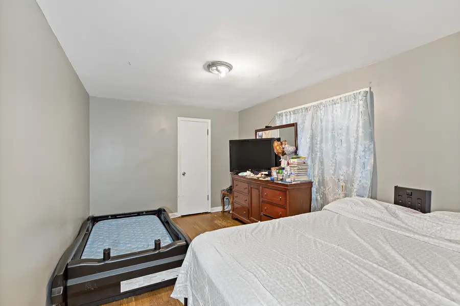 8122 S Kingston Avenue, Chicago, IL 60617 - Image #2