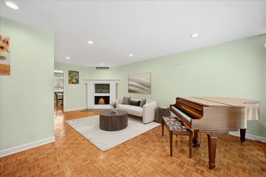 1918 Wilmette Avenue #B, Wilmette, IL 60091 - Image #2