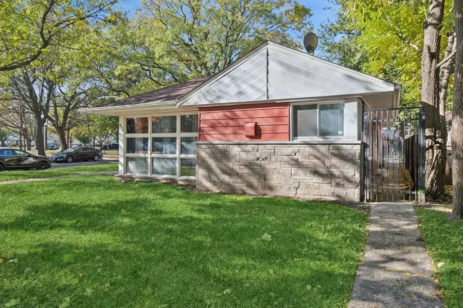 9556 S Bennett Avenue, Chicago, IL 60617 - Image #2