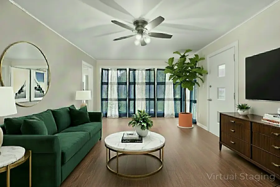 9556 S Bennett Avenue, Chicago, IL 60617 - Image #3