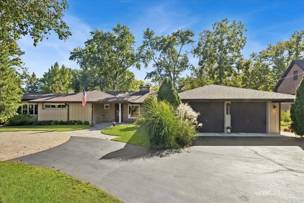 16280 W Woodbine Circle, Vernon Hills, IL 60061 - Image #1