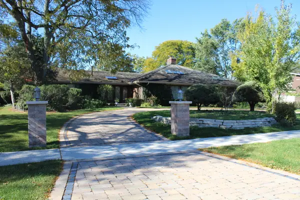 2290 Cedar Court, Northbrook, IL 60062