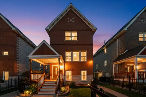 3769 S Lake Park Avenue, Chicago, IL 60653