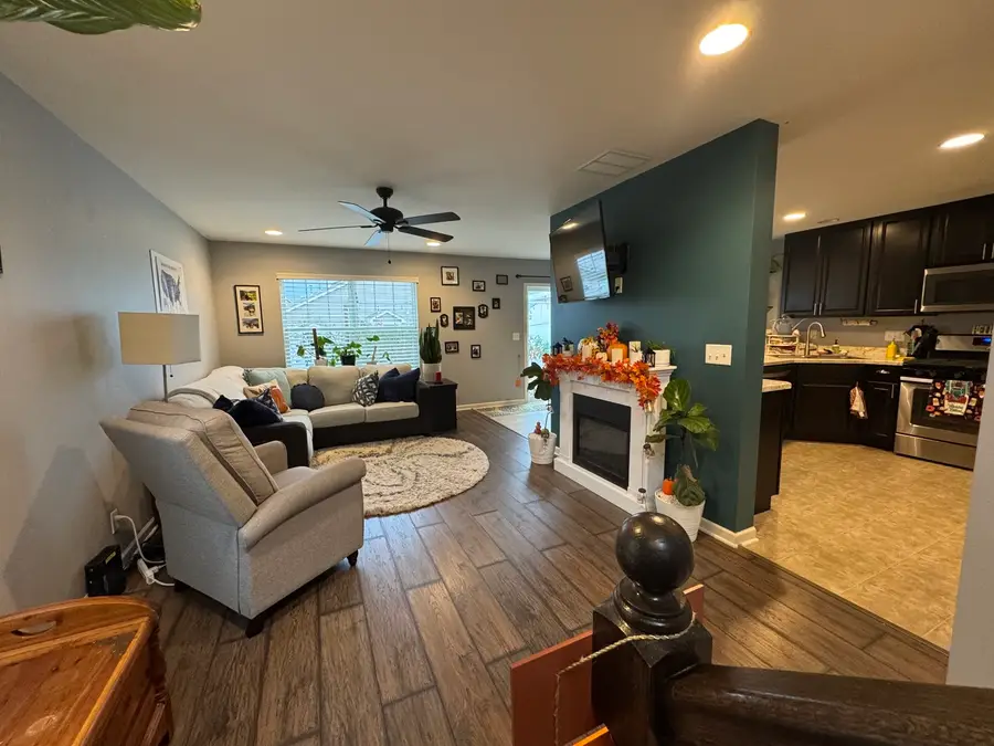 586 Vine Street, Hampshire, IL 60140 - Image #2