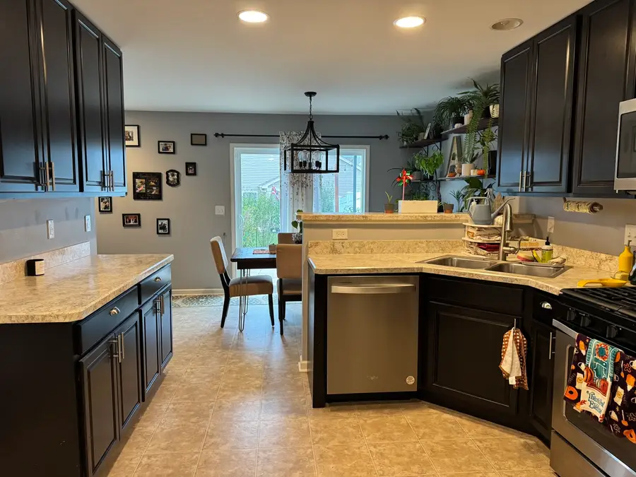 586 Vine Street, Hampshire, IL 60140 - Image #3