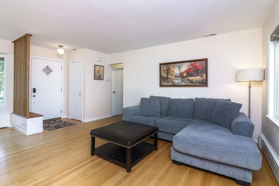 1 W Logan Street E, Lemont, IL 60439 - Image #2