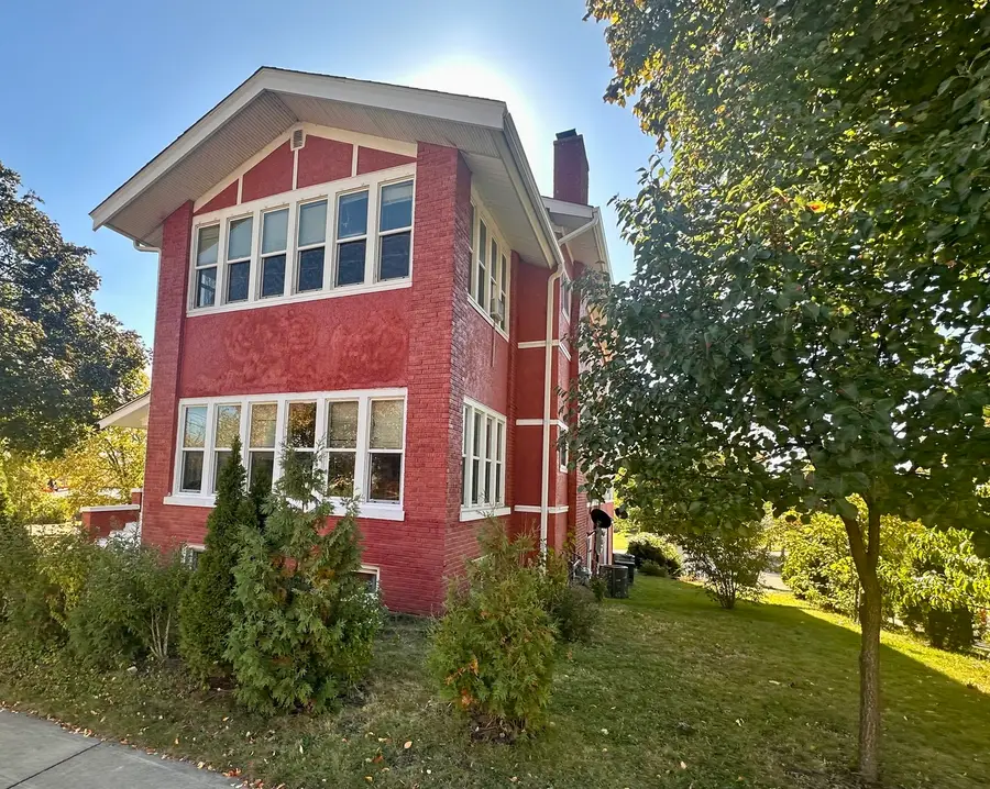 256 W Downer Place, Aurora, IL 60506 - Image #2