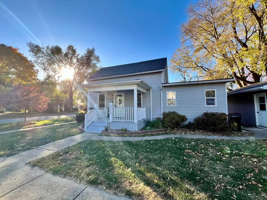 352 S Vermillion Street, Paxton, IL 60957 - Image #2