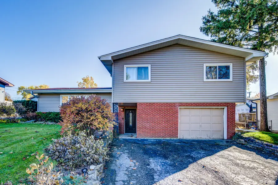 571 Hitchcock Avenue, Lisle, IL 60532 - Image #2