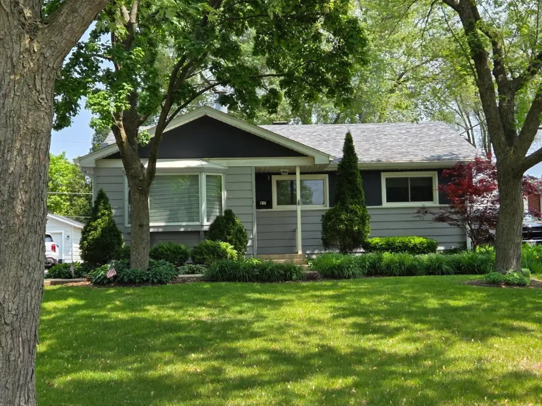 215 Brice Avenue, Mundelein, IL 60060 - Image #1