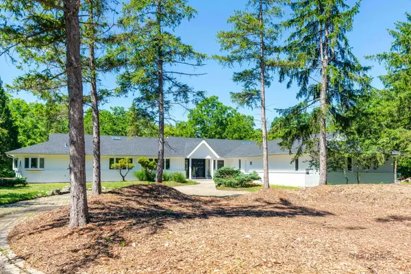 18 Alexandra Drive, Mettawa, IL 60048