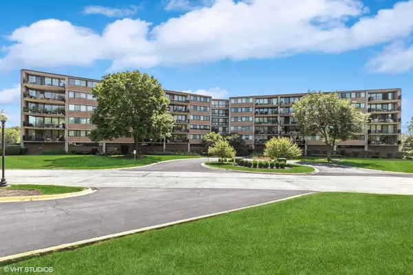 101 Bar Harbour Road #6D, Schaumburg, IL 60193