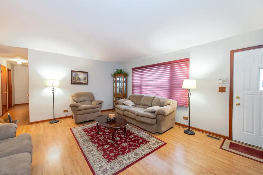 17 N Weston Avenue, Elgin, IL 60123 - #3