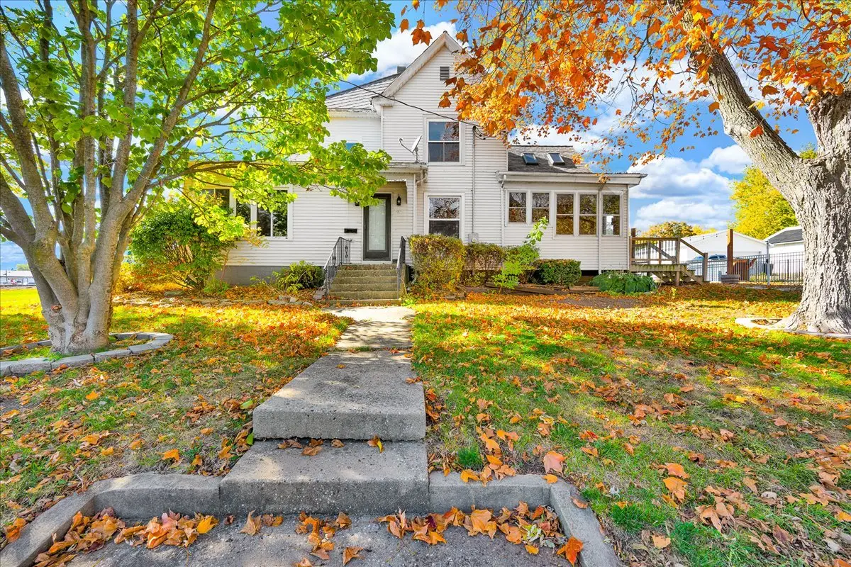 393 E Front Street, El Paso, IL 61738 - Image #1