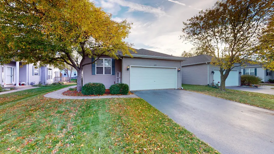 609 Chestnut Drive, Oswego, IL 60543 - Image #2