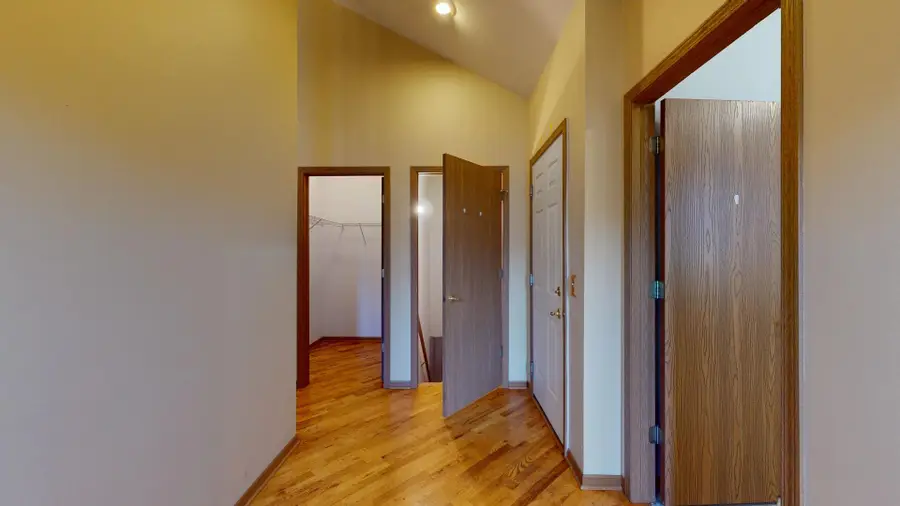 609 Chestnut Drive, Oswego, IL 60543 - Image #3