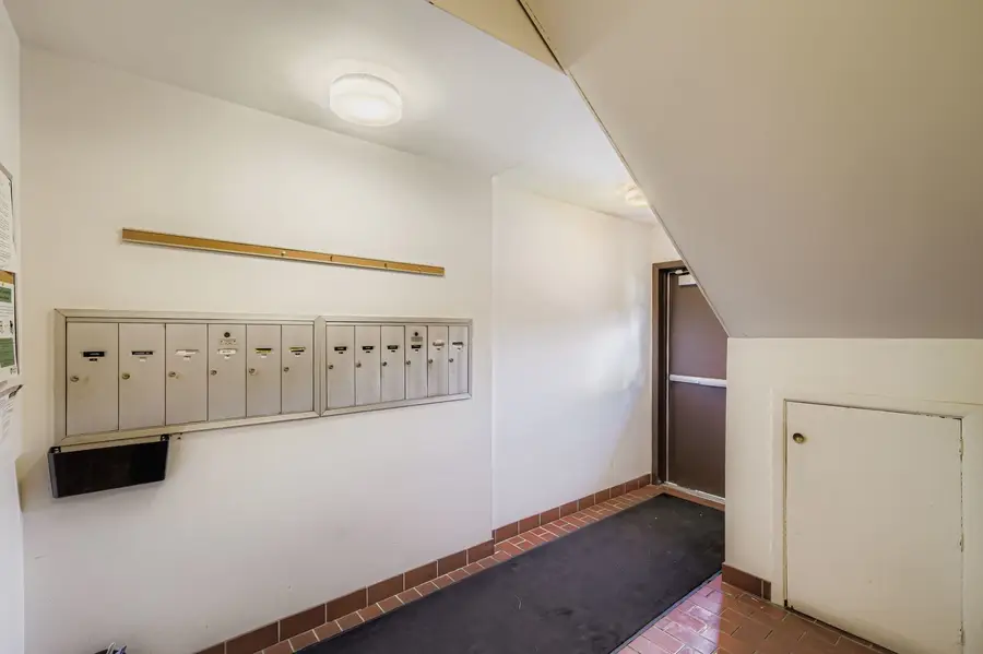 707 W Central Road #A6, Mount Prospect, IL 60056 - Image #3