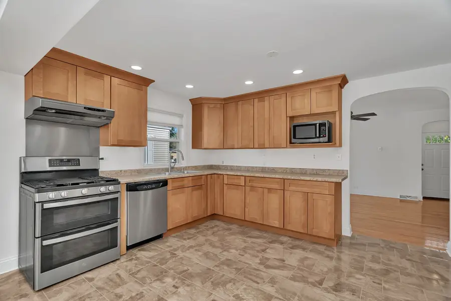 9418 Tulley Avenue, Oak Lawn, IL 60453 - Image #2