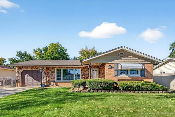 1052 Maple Lane, Elk Grove Village, IL 60007